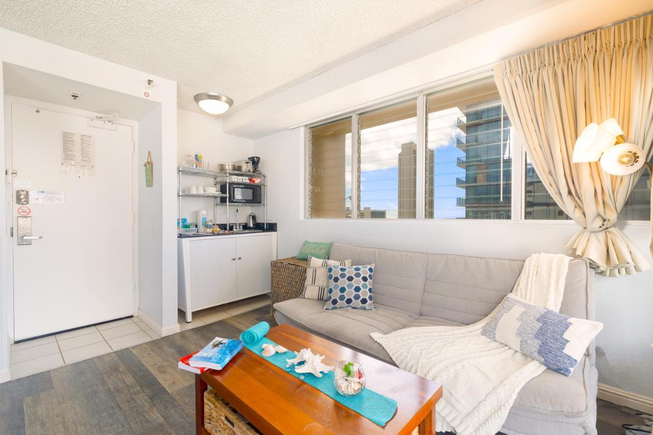 Beautiful Studio In The Heart Of Vibrant Waikiki Leilighet Honolulu Eksteriør bilde